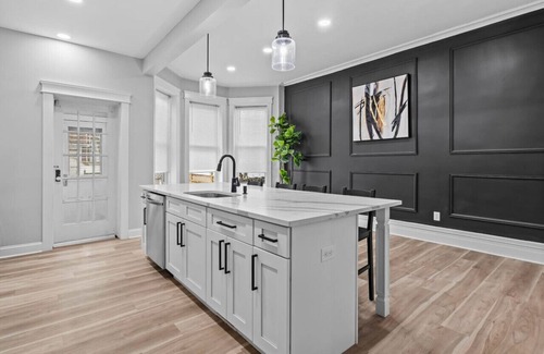 Greenville House | Green-Door Brownstone Private Room - BD 1