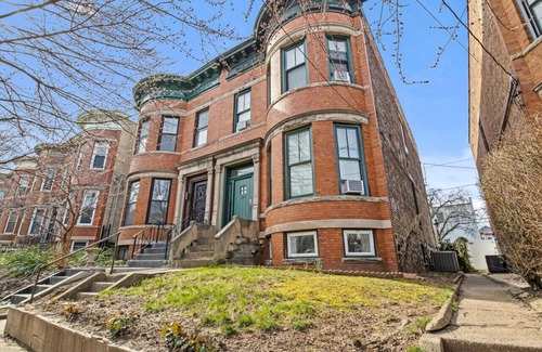 Greenville House | Green-Door Brownstone Private Room - BD 1