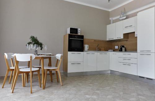 Orahovac Apartment | GREEN HILL 2 Apartmani with POOL