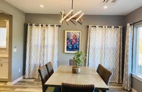 Phinney Ridge Villa | Green Lake 1st Line Home A with Central Air Conditioners