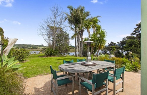 Mangawhai Heads House | Green Oasis - Mangawhai Heads Holiday Home