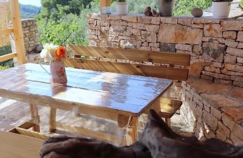 Vela Luka Ski Chalet | Greenside Cottage Lumi