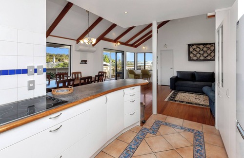 Russell House | Greenways - Russell Holiday Home