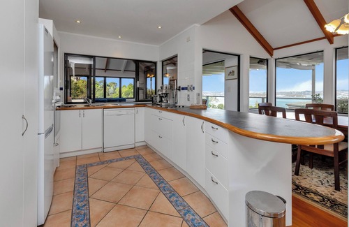 Russell House | Greenways - Russell Holiday Home