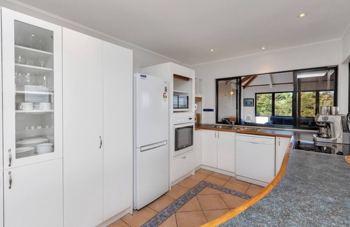 Russell House | Greenways - Russell Holiday Home