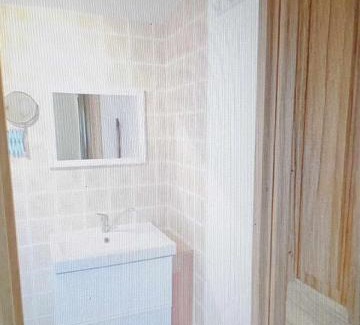 Greoux-les-Bains Apartment | GREOUX LES BAINS Maisonette avec terasse de 30 m2 et parking privé