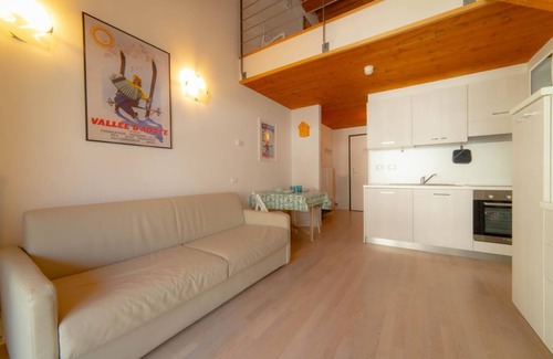 Tschaval Apartment | Gressoney La Trinitè Bilo with View and 4pax AMLodge