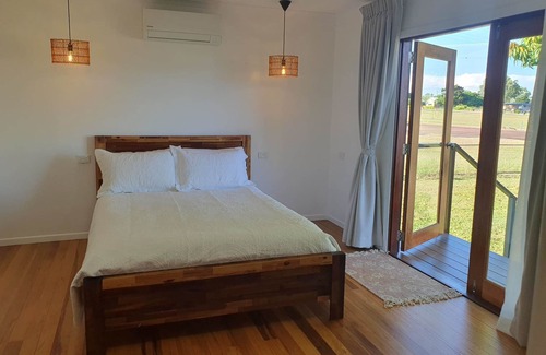 Georgetown Bed & Breakfast | Grey Galah BnB in the heart of Georgetown with gorgeous big deck.