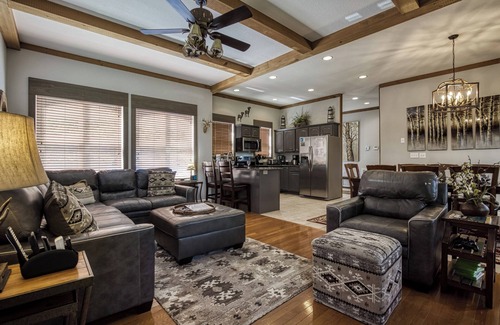 Gatlinburg RV Rental | Greystone, Hot Tub, Game Room, FREE Attraction tickets each paid day, Pool Table