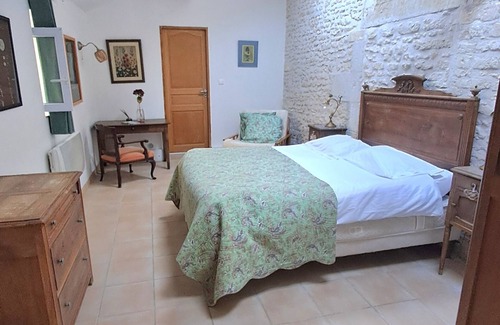 Cherac Other | Ground floor bedroom, Acacia. Bijoux Bed & Breakfast large garden, accepts dogs.