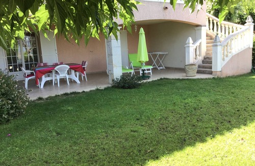 Bastelicaccia House | Ground floor villa BASTELICACCIA T2 or T3 (supplement)-Clim beautiful sea view