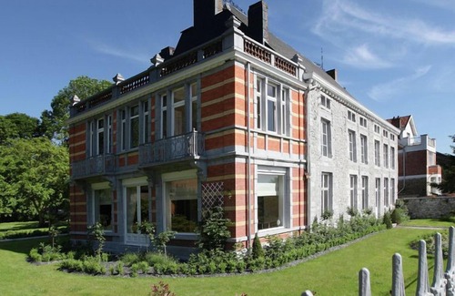 Wanze Villa | Group Villa with Pool & Sauna