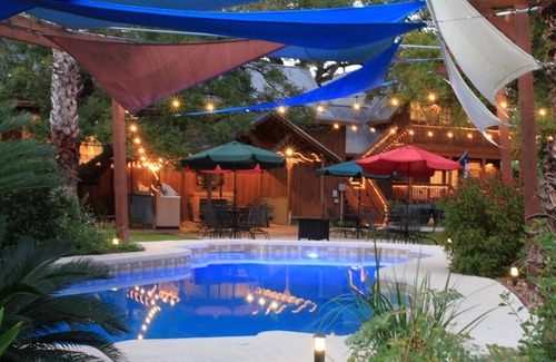 Gruene House | Gruene River Guest House - High & Dry On The River