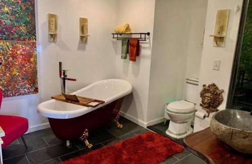 Highmount Apartment | Guest Favorite Garuda Apartment 8