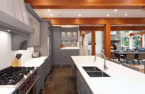 Nicklaus North House | Guest Favourite, Hot Tub, Fireplace, Scenic Views