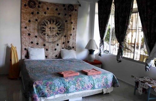 Los Charamicos Apartment | Guest-friendly budget room near Sosua beach