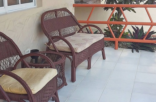 Playa Chiquita Apartment | Guest-friendly hotel room, pool/TV/billiard/AC, free breakfast/shuttle bus!