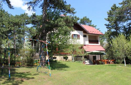 Kremna House | Guest House 3M