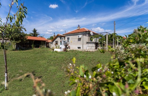 Dolni Chiflik House | Guest House Ilios