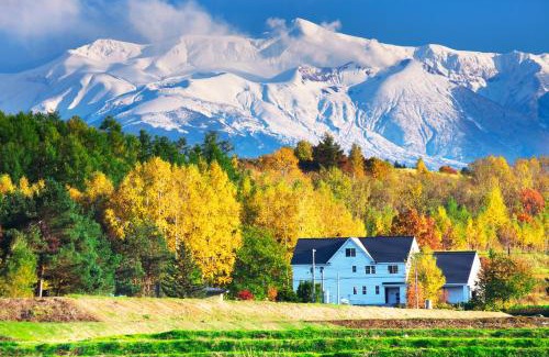 Asahikawa House | Guest House Ito3F 屋根裏部屋丘の上白亜の洋館風別荘静かな小さなお宿1名から3名