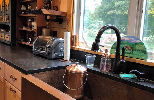 East Dorset Cottage | Guest House on Deming Pond in East DorsetnFabulous pond and mountain views