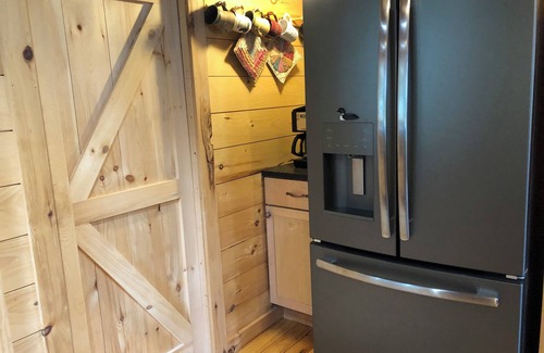 East Dorset Cottage | Guest House on Deming Pond in East DorsetnFabulous pond and mountain views