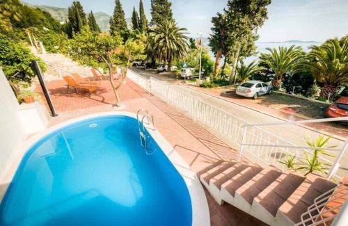 Mlini Apartment | Guest House Villa Nina- Comfort Triple Room with Balcony and Sea View (S1 - crvena)