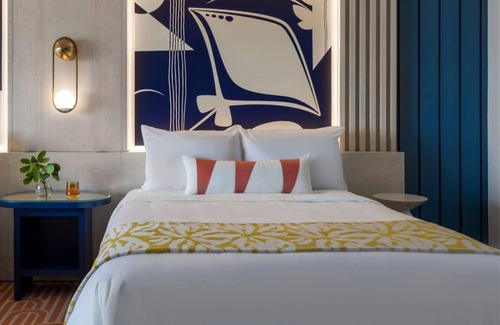 Islamorada Hotel | Guest Room, 1 King: Resort w/Marina and 3 Outdoor Pool | Free Parking