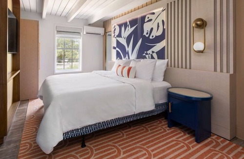 Islamorada Hotel | Guest Room, 1 King: Resort w/Marina and 3 Outdoor Pool | Free Parking