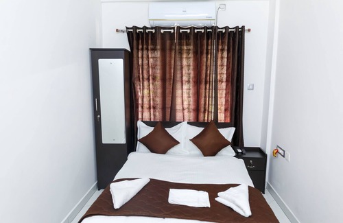 Kochi Hotel | Guest West Inn