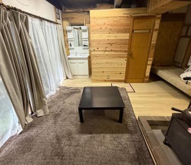 Aki Ward House | guesthouse 古民家の宿屋千鶴 1階2号室部屋貸し