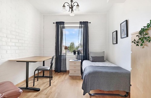 Pitea Apartment | Guestly Homes - 3BR City Charm