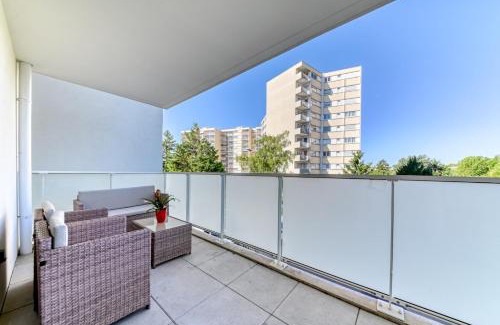 Villeurbanne Apartment | GuestReady - Bright stay w/parking & terrace