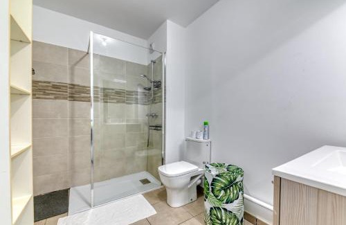 Villeurbanne Apartment | GuestReady - Bright stay w/parking & terrace