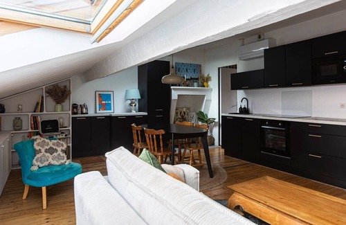 Saint Seurin - Fondaudege Apartment | GuestReady - Midnight glam near Parc Bordelais