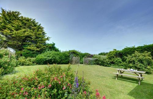 Constantine Bay House | Guillemot