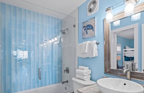 Holiday Isle Hotel | Gulf Shore Condo #404