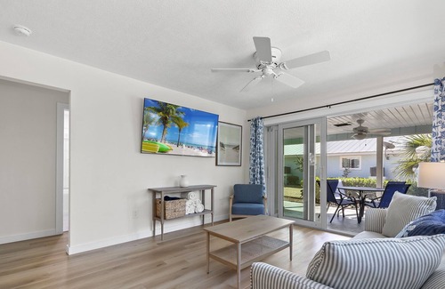 Sanibel Cottage | Gumbo Limbo cottage - quaint island paradise