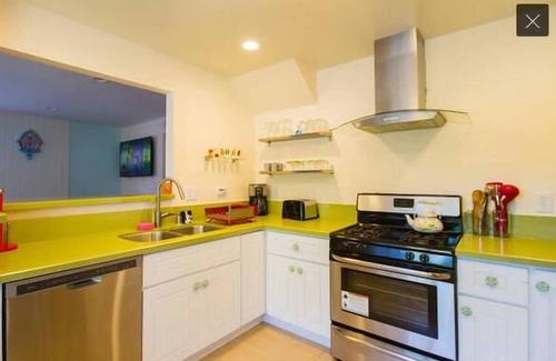 Hermosa Village House | GVH4/Directly Access2Disney+Stylish+Wifi+Pools+Netflix+Parking+