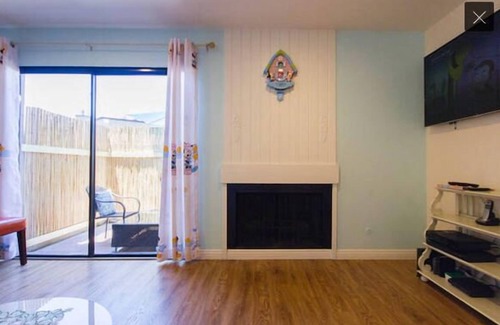 Hermosa Village House | GVH4/Directly Access2Disney+Stylish+Wifi+Pools+Netflix+Parking+