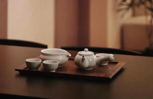 Jongno Apartment | Gyeongbokgung Palace View, 3-min Walk to Gwanghwamun & Jonggak Stations