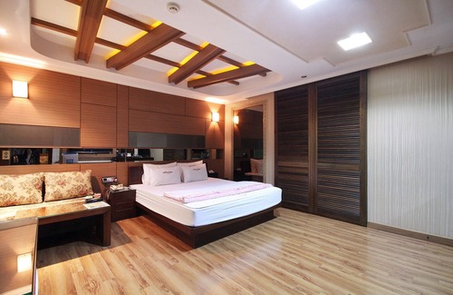 Gyeongju Hotel | Gyeongju Angang Special W