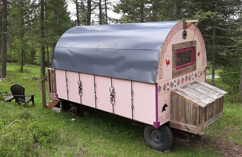 Eureka RV Rental | Gypsy wagon is located in Caribou Trail Wagon Camp
