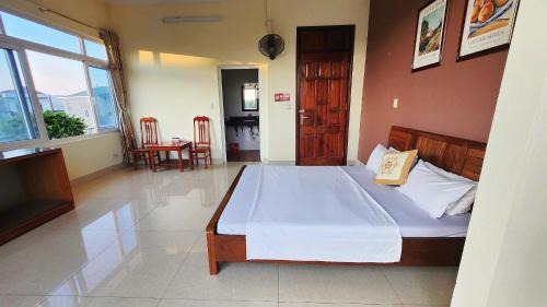 Cao Bang Hotel | Hòa An Hotel- motorbike rental