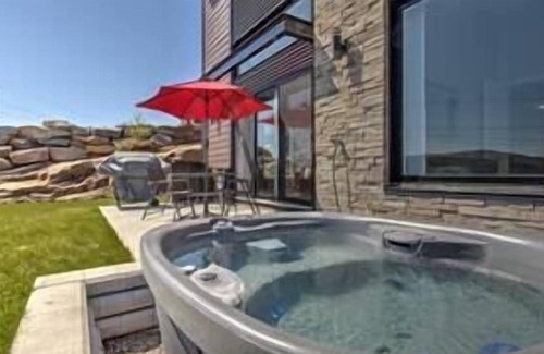 Saint-Jean-de-Matha House | Hôtel à la maison - La Vue du golf avec spa