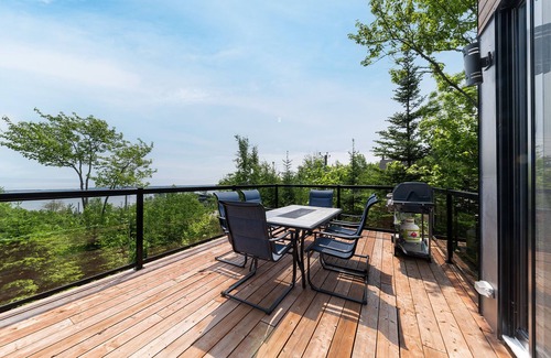 Saint-Joseph-de-la-Rive House | Hôtel à la maison - Chalet Alegria #1