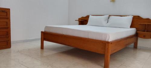 Saly Bed & Breakfast | Hôtel bar tamou baobab
