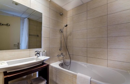 Lourdes Hotel | Hôtel Croix des Bretons Lourdes Pyrénées