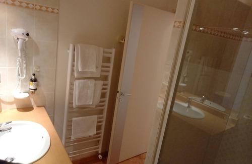 Pont-de-Salars Hotel | Hôtel des Voyageurs