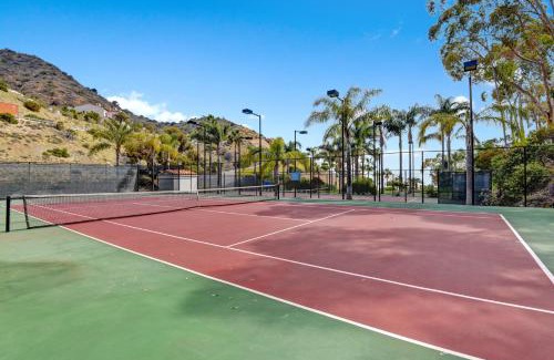 Avalon House | H1151 Hamilton Cove Villa 11-51